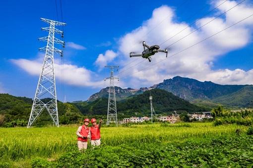 牢记嘱托连续20年实施电力“双满意”工程</p><p>　　为福建经济社会发展添动能