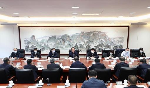 深刻领悟“两个确立”始终做到“两个维护”</p><p>　　奋力开创国家电网公司高质量发展新局面