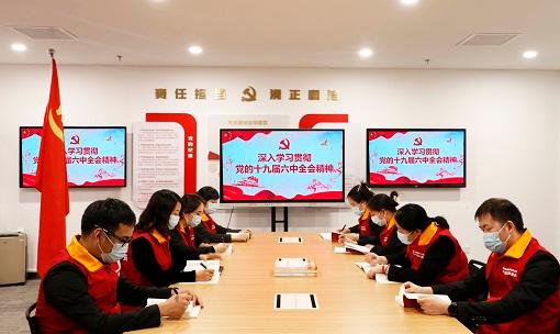 初心如磐使命在肩<br>旗帜领航勇毅前行