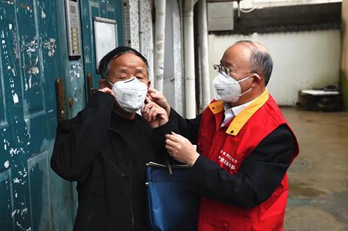 工人日报:百姓身边的“长明灯”