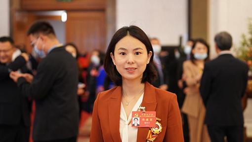 国家电网劳模先进给广大员工拜年