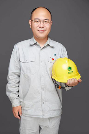 国家电网劳模先进给广大员工拜年