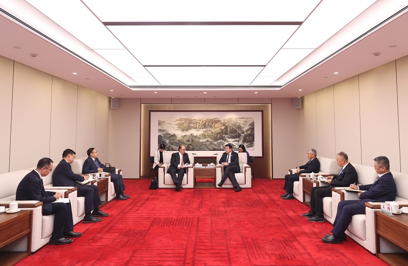 张智刚董事长会见葡萄牙国家能源网公司董事长兼首席执行官罗德里格·科斯塔