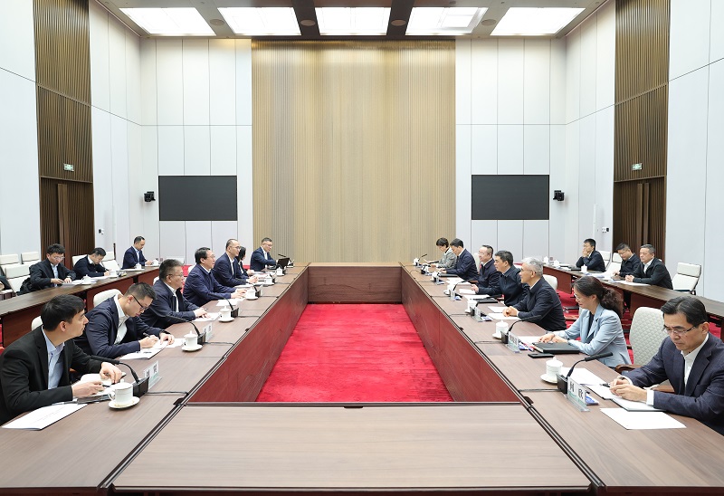 庞骁刚总经理与中国电信总经理梁宝俊会谈