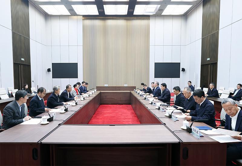 国家电网与西安交通大学举行会谈并签署全面深化合作框架协议