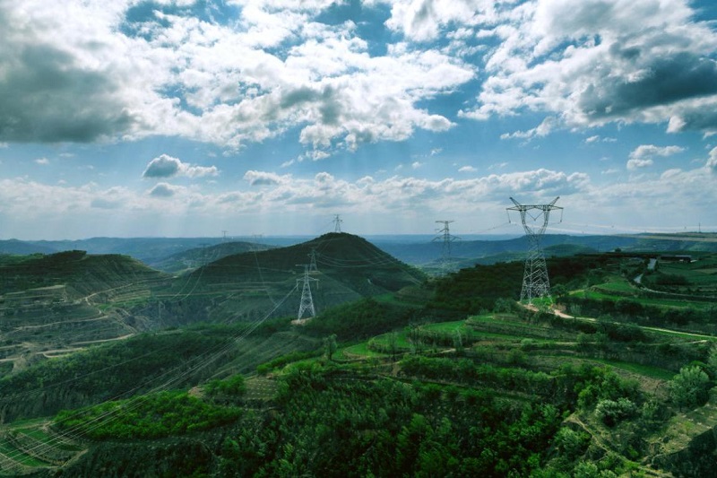 公司積極擴大有效投資加快重大項目建設