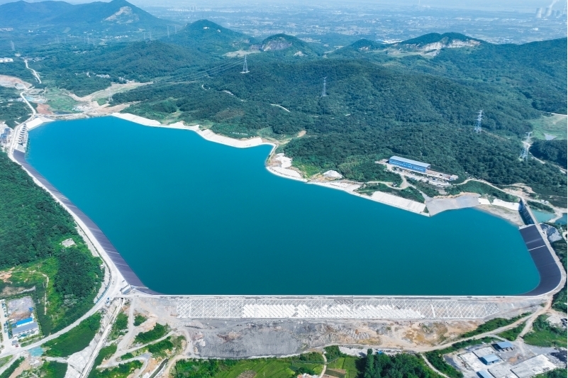公司積極擴大有效投資加快重大項目建設