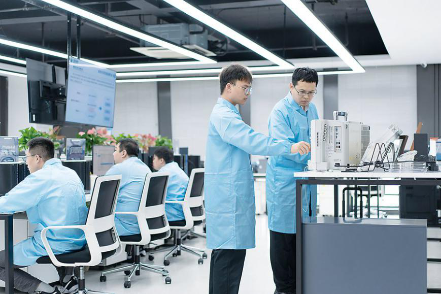 《中国纪检监察报》刊发公司整版专题报道《智慧电管家——探访我国电力行业首个千亿级多模态大模型》