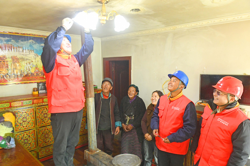共筑雪域高原光明路——国家电网公司全力服务西藏经济社会高质量发展